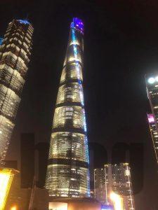 上海タワー夜の外観